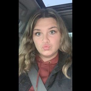 Meet your Posher, Natalie